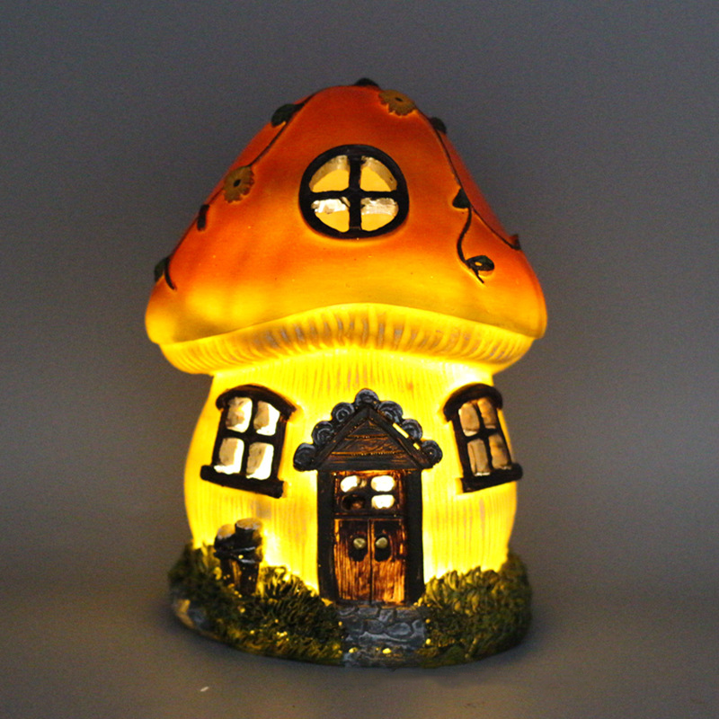 FOREST HOUSE // Solar Mushroom Garden Light