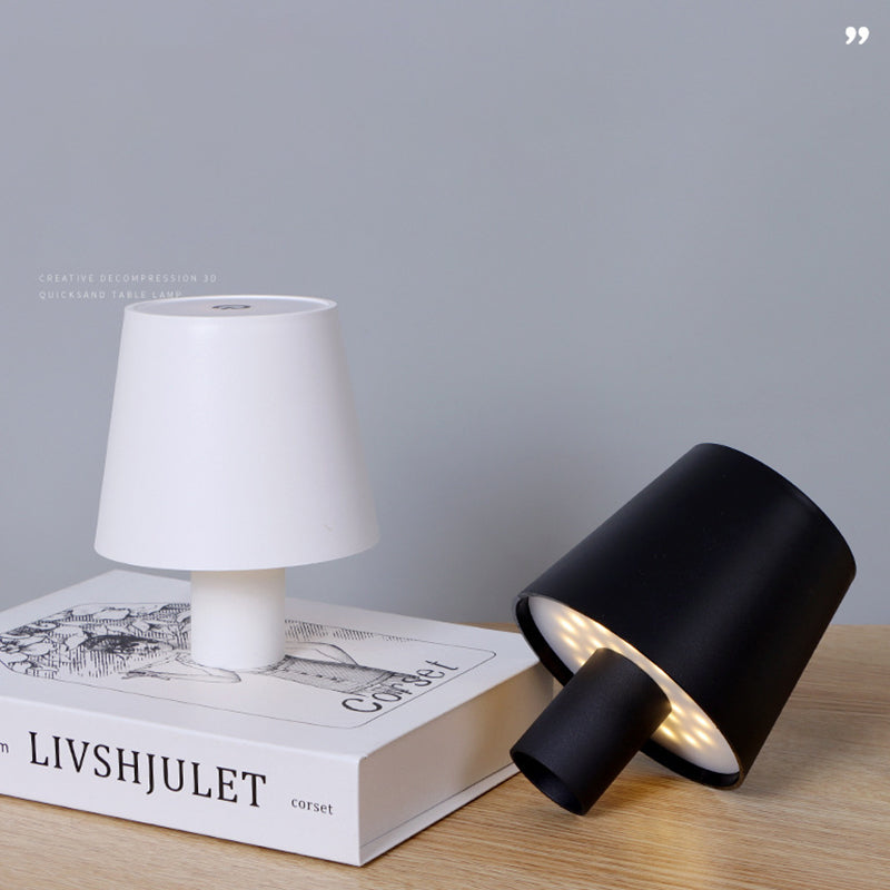 BOTTLECAP // Rechargeable Table Lamp
