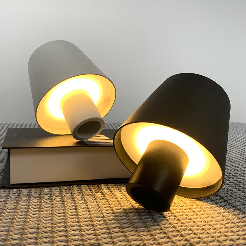 BOTTLECAP // Rechargeable Table Lamp